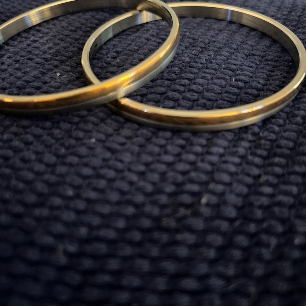 2 Tone Gold/Silver set of 2 Bangles - Picture 2 of 5